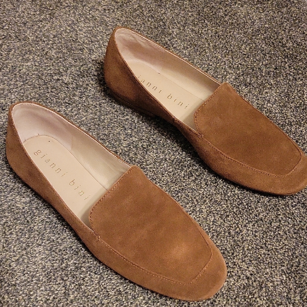 Gianni Bini Women's Tan Suede Slip-Ons